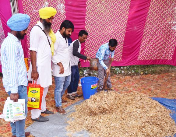 Farmers visited the demonstartion of mineral mixture by Dept. Animal Nutrition in Pashu Palan Mela
